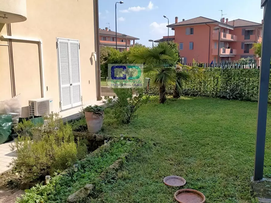 Immagine 2 di Appartamento in vendita  in MOZART a Liscate