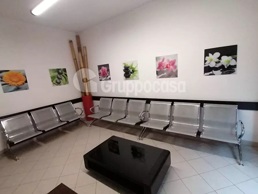 Immagine 3 di Locale commerciale in affitto  in Via Fornaroli a Magenta