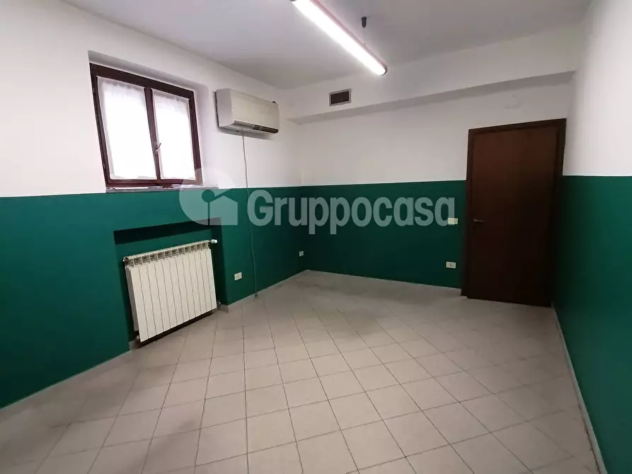 Immagine 7 di Locale commerciale in affitto  in Via Fornaroli a Magenta