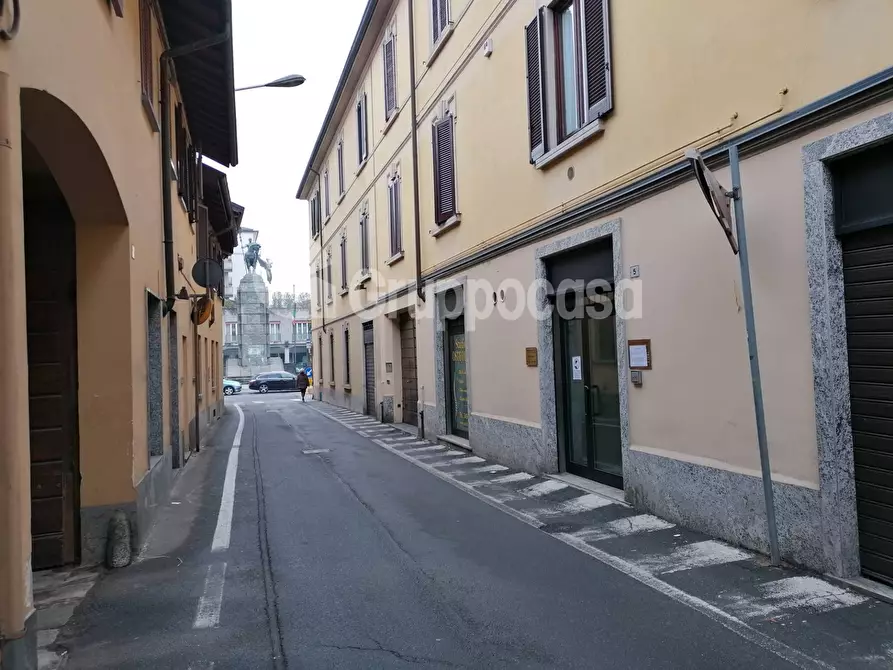 Immagine 17 di Locale commerciale in affitto  in Via Fornaroli a Magenta