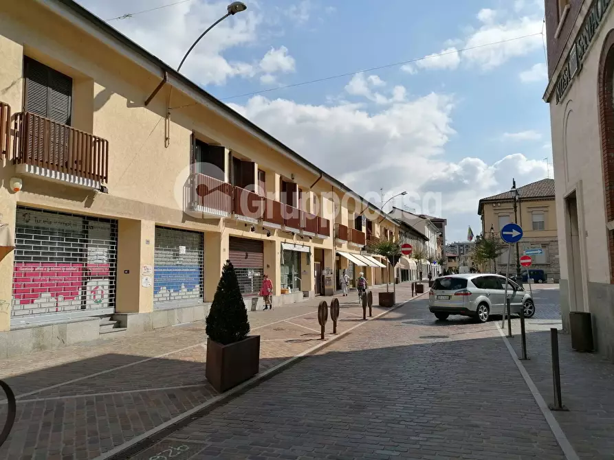 Immagine 2 di Locale commerciale in affitto  in Via Roma a Magenta