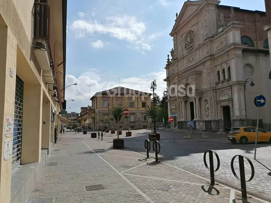 Immagine 3 di Locale commerciale in affitto  in Via Roma a Magenta