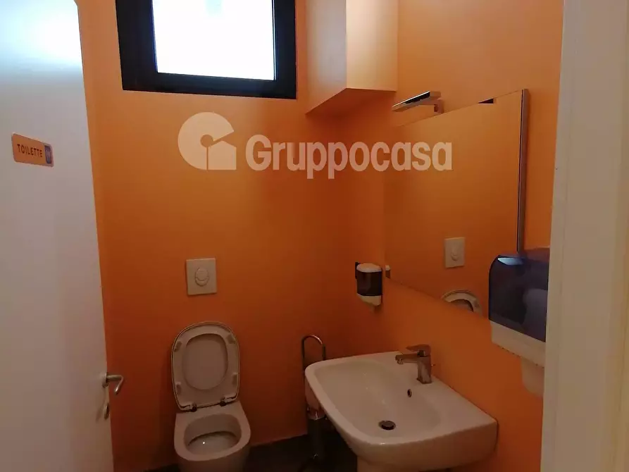 Immagine 13 di Locale commerciale in affitto  in Via Roma a Magenta