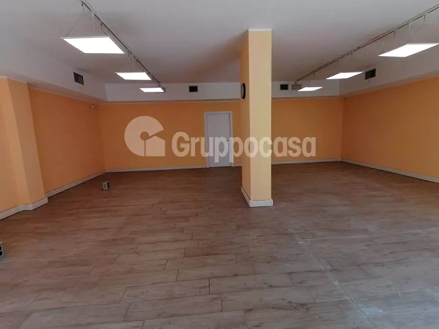 Immagine 10 di Locale commerciale in affitto  in Via Roma a Magenta