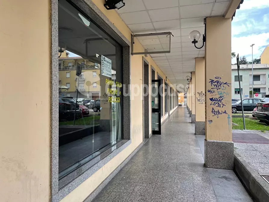 Immagine 25 di Locale commerciale in vendita  in Via Volta a Magenta