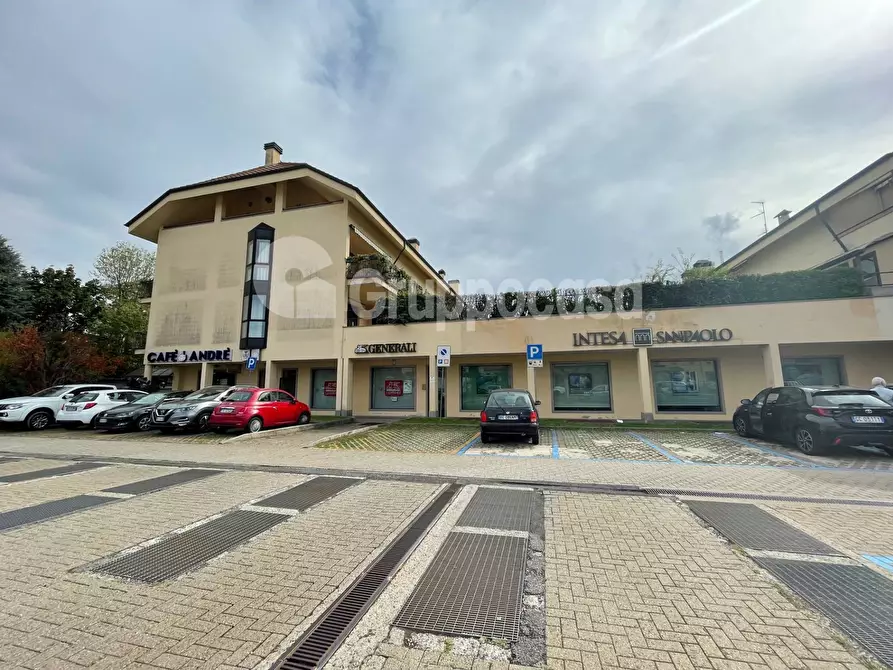 Immagine 28 di Locale commerciale in vendita  in Via Volta a Magenta