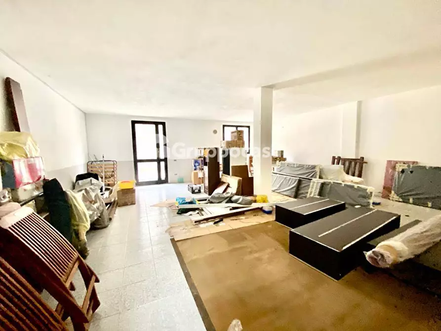 Immagine 13 di Locale commerciale in vendita  in via redipuglia a Robecco Sul Naviglio