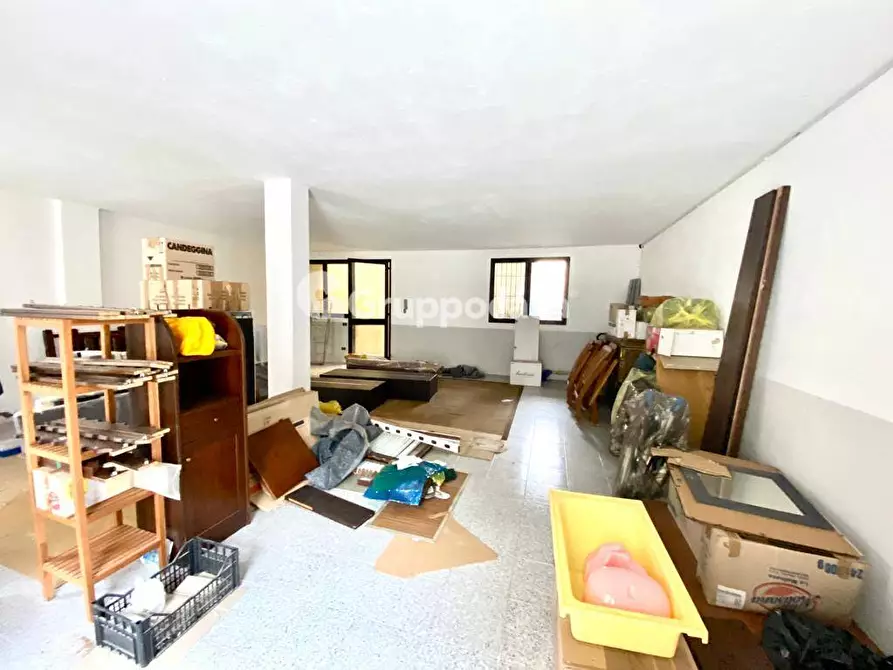 Immagine 14 di Locale commerciale in vendita  in via redipuglia a Robecco Sul Naviglio