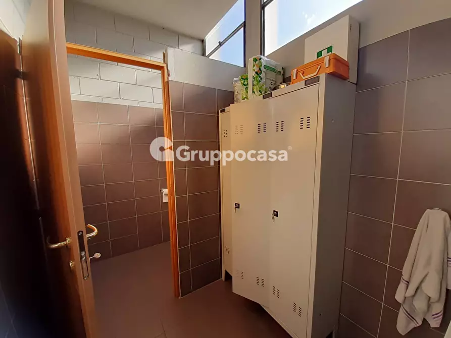 Immagine 24 di Capannone industriale in vendita  in Via per Robecco a Magenta