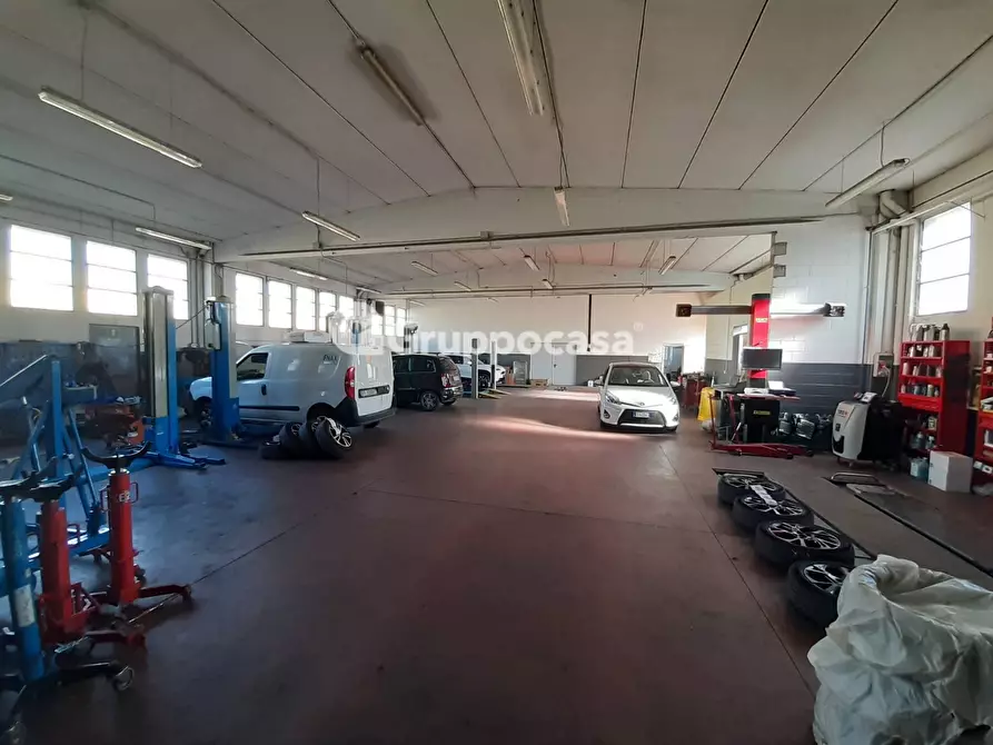 Immagine 25 di Capannone industriale in vendita  in Via per Robecco a Magenta