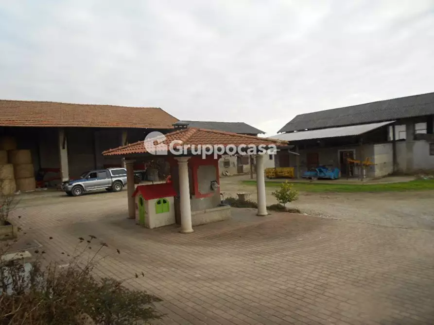 Immagine 20 di Palazzo in vendita  in Via Cascina Valigio a Mesero