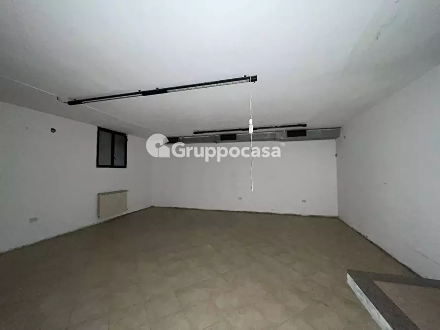 Immagine 22 di Locale commerciale in vendita  in Via Volta a Magenta