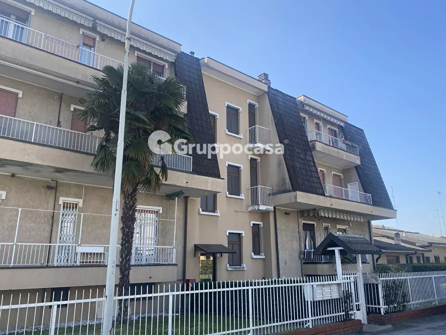 Immagine 24 di Appartamento in vendita  in Via Cavalieri di Vittorio Veneto a Robecco Sul Naviglio