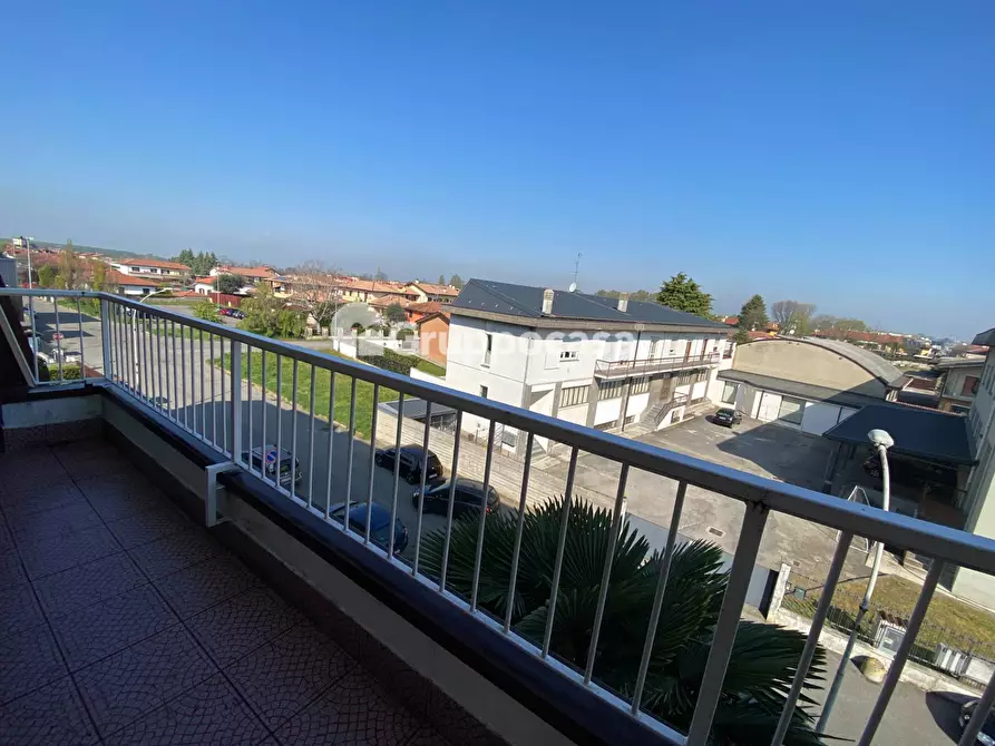 Immagine 10 di Appartamento in vendita  in Via Cavalieri di Vittorio Veneto a Robecco Sul Naviglio