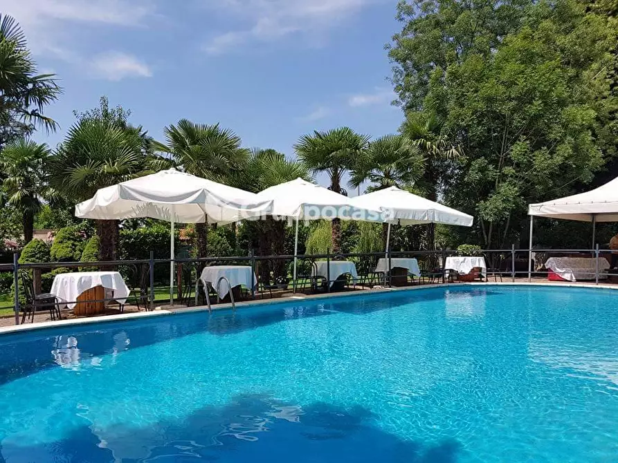 Immagine 3 di Villa in vendita  in Via I Maggio a Magenta