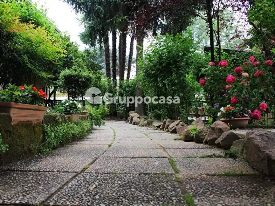 Immagine 6 di Villa in vendita  in Via I Maggio a Magenta