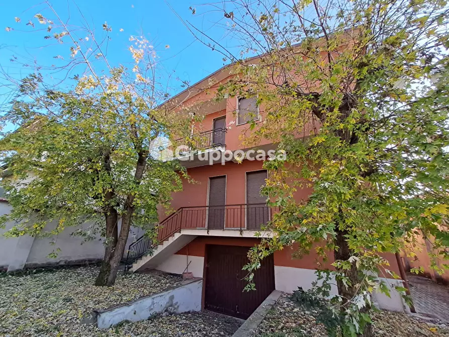 Immagine 24 di Villa in vendita  in Via Diaz a Magenta