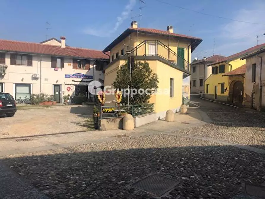 Immagine 1 di Appartamento in vendita  in Via Roma a Bernate Ticino