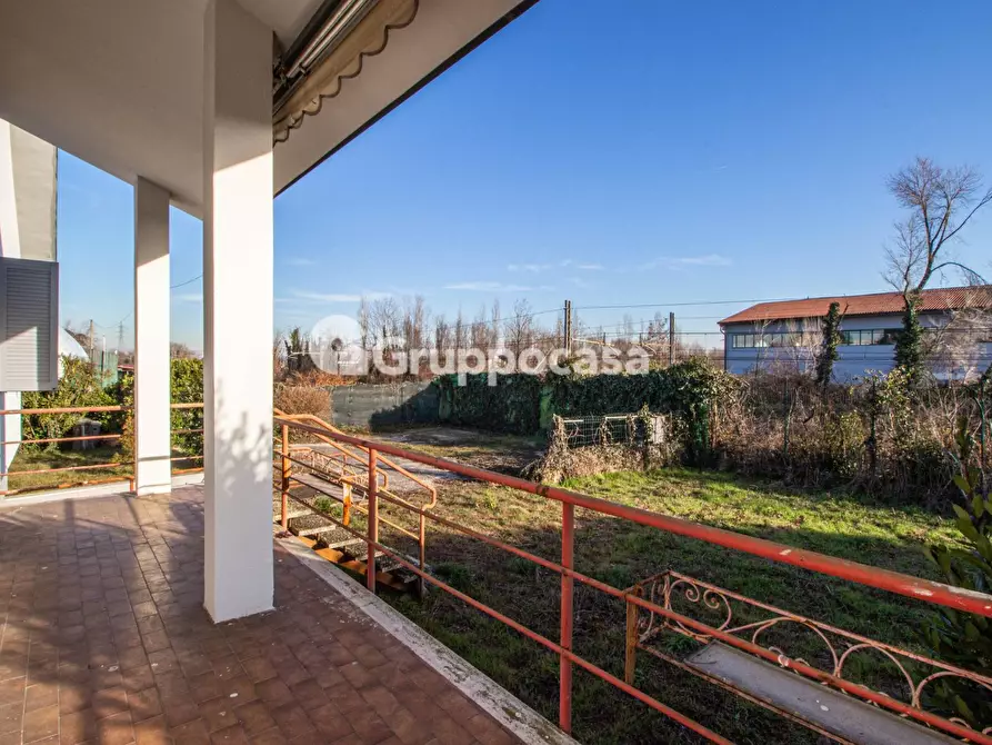 Immagine 23 di Villa in vendita  in Via Degli Orti a Magenta