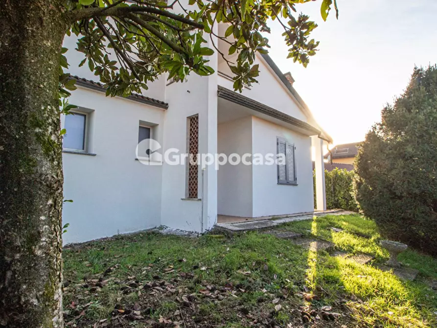 Immagine 28 di Villa in vendita  in Via Degli Orti a Magenta