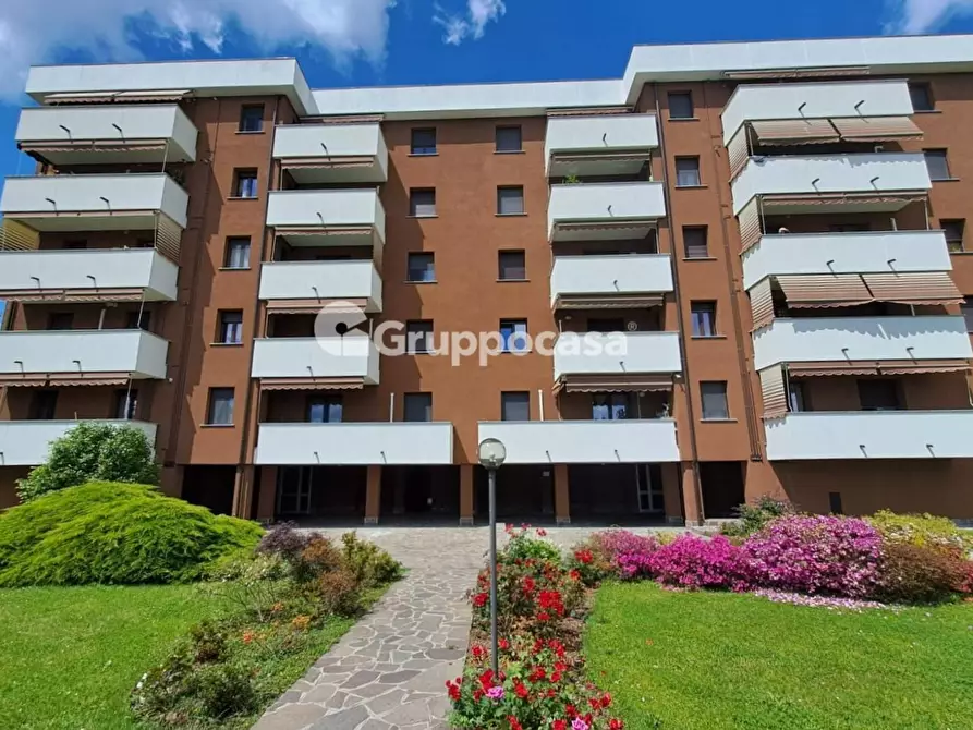 Immagine 1 di Appartamento in vendita  in via M. di Canossa a Magenta