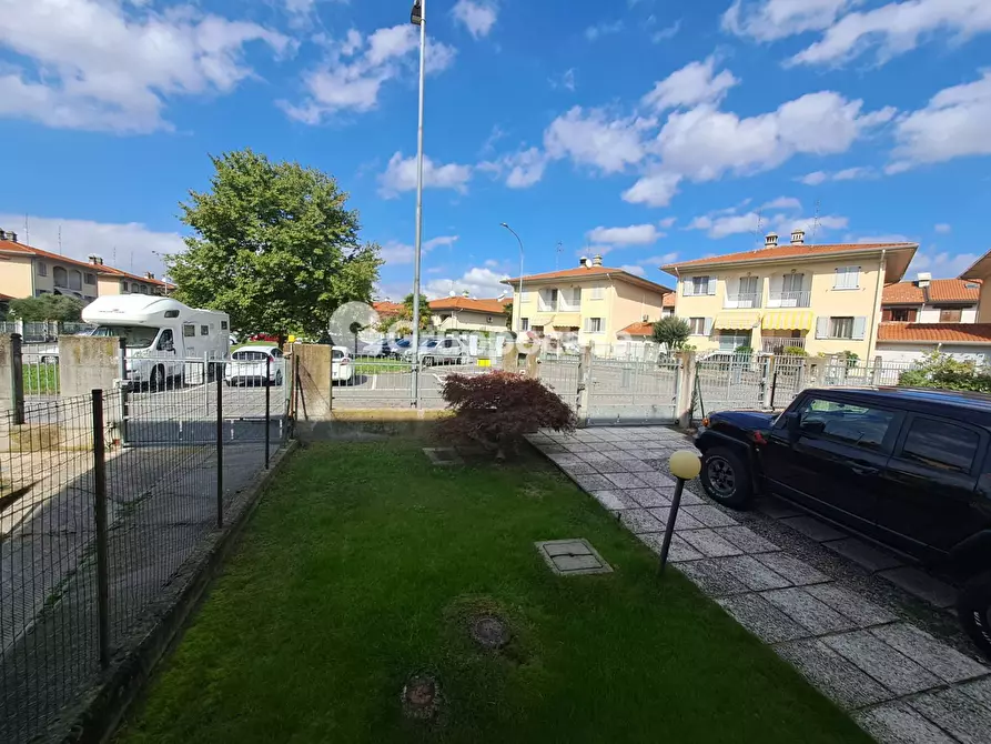 Immagine 3 di Camera in vendita  in via S. Andrea a Robecco Sul Naviglio