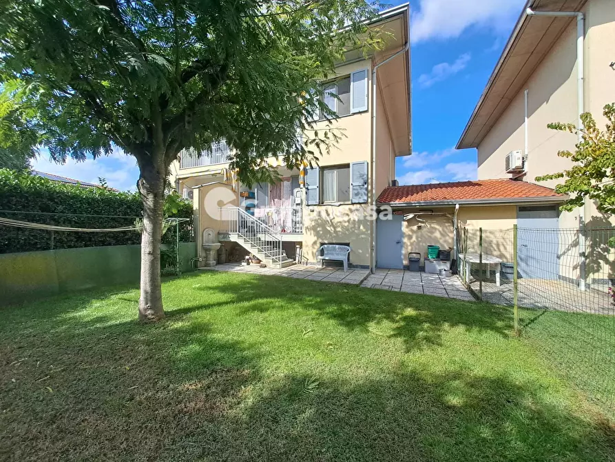 Immagine 6 di Camera in vendita  in via S. Andrea a Robecco Sul Naviglio