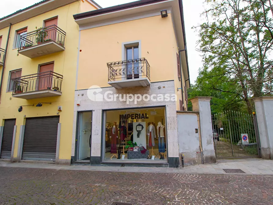 Immagine 11 di Locale commerciale in vendita  in Corso Italia a Abbiategrasso