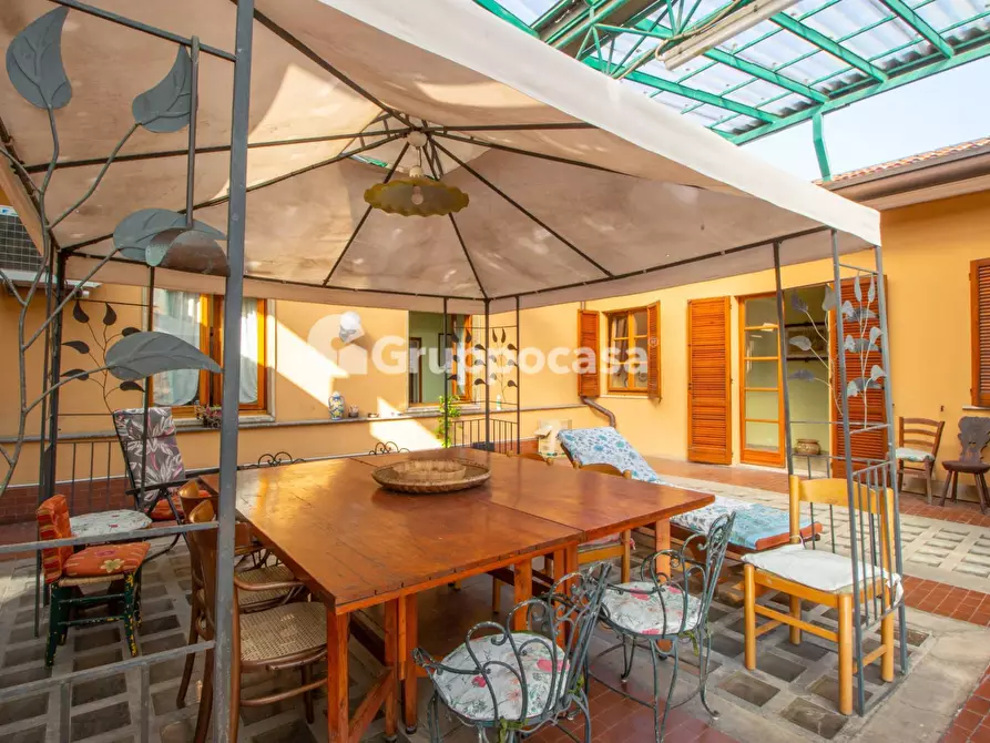 Immagine 23 di Palazzo in vendita  in via Milano a Magenta