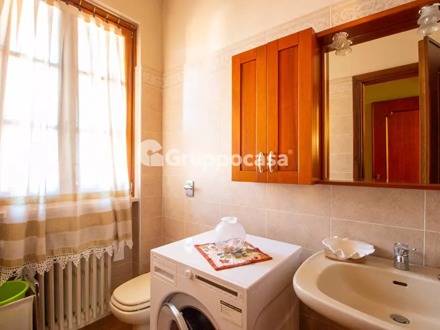 Immagine 29 di Palazzo in vendita  in via Milano a Magenta