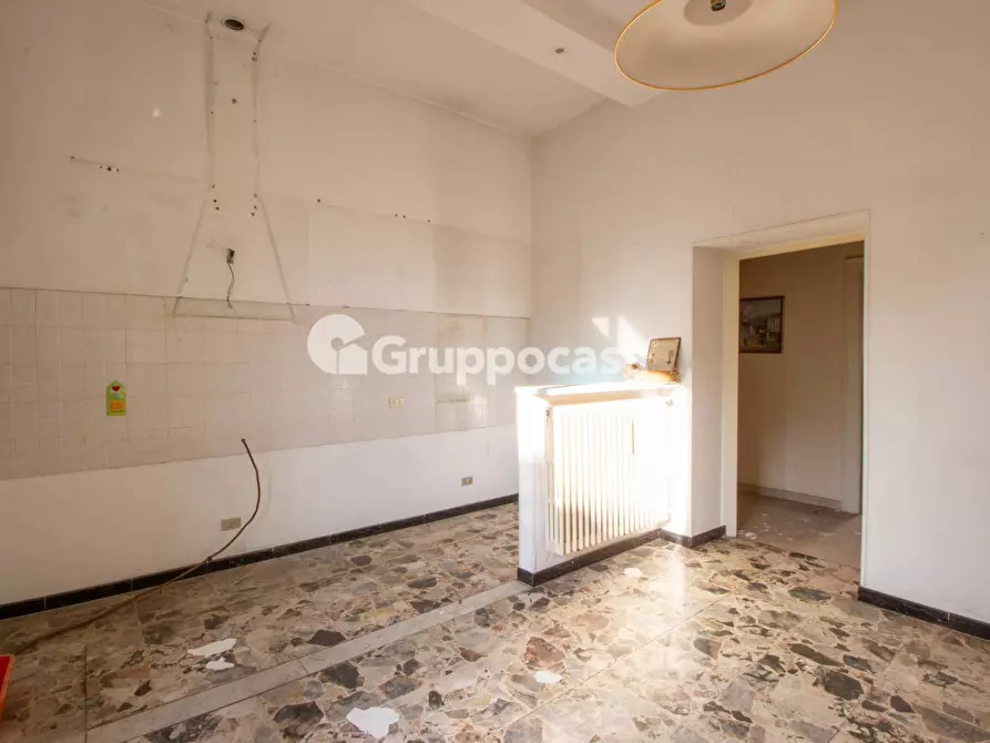 Immagine 12 di Palazzo in vendita  in via IV Giugno a Magenta