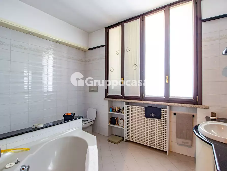 Immagine 21 di Villa in vendita  in Via Alessandrini a Magenta