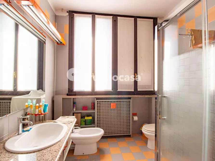 Immagine 23 di Villa in vendita  in Via Alessandrini a Magenta