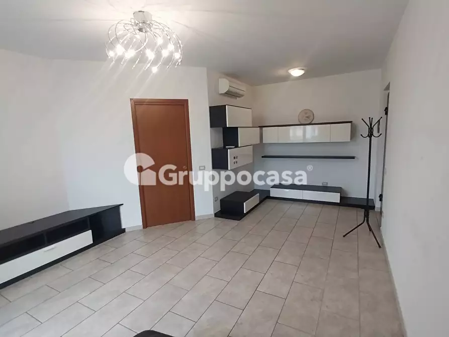 Immagine 4 di Appartamento in vendita  in Via Ugo Foscolo a Bernate Ticino