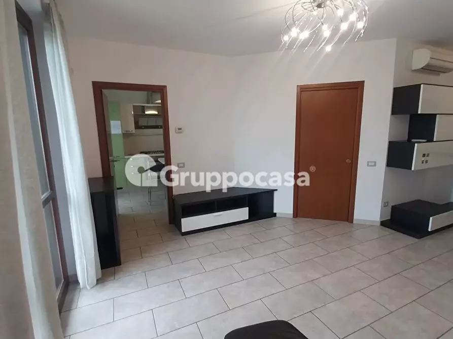 Immagine 5 di Appartamento in vendita  in Via Ugo Foscolo a Bernate Ticino