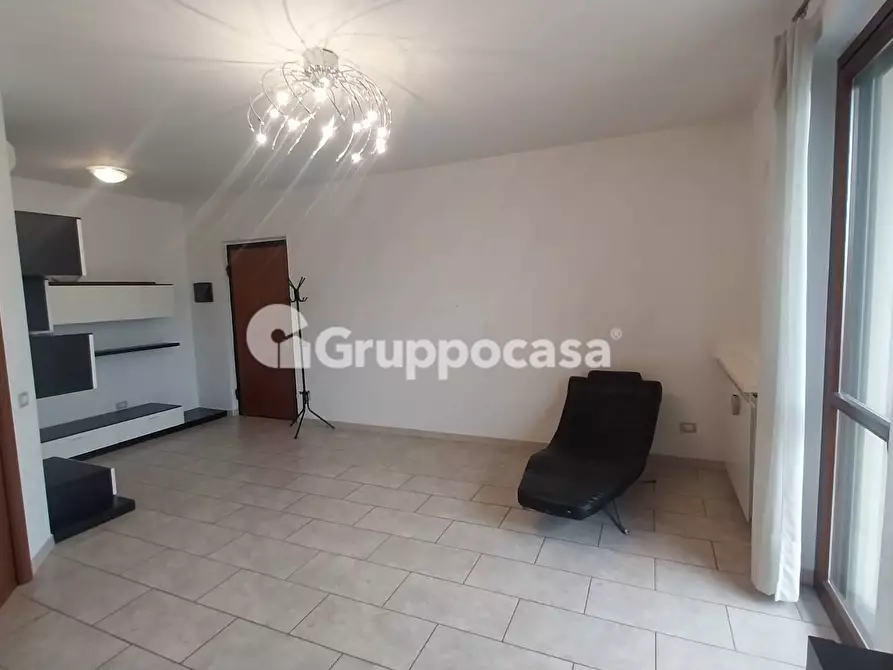 Immagine 6 di Appartamento in vendita  in Via Ugo Foscolo a Bernate Ticino