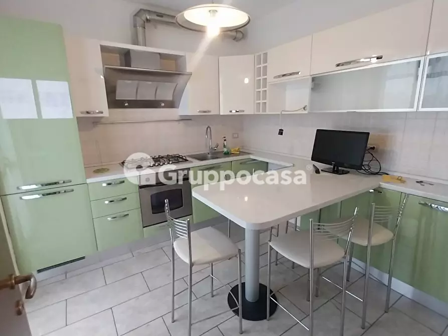 Immagine 7 di Appartamento in vendita  in Via Ugo Foscolo a Bernate Ticino