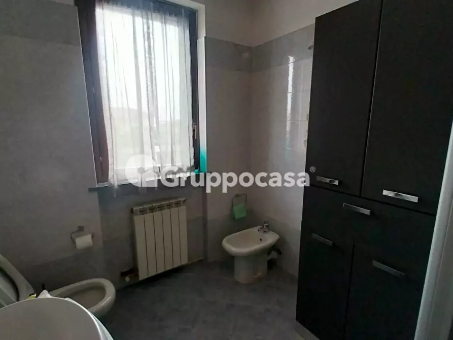 Immagine 16 di Appartamento in vendita  in Via Ugo Foscolo a Bernate Ticino