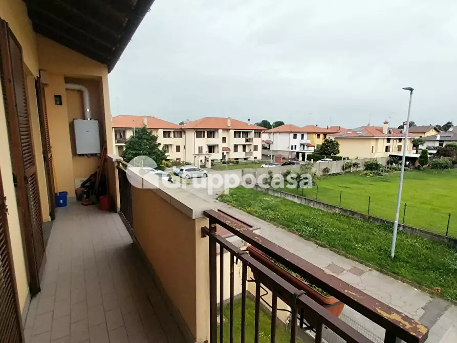 Immagine 19 di Appartamento in vendita  in Via Ugo Foscolo a Bernate Ticino