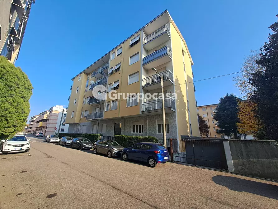 Immagine 1 di Appartamento in vendita  in via Aspromonte a Magenta