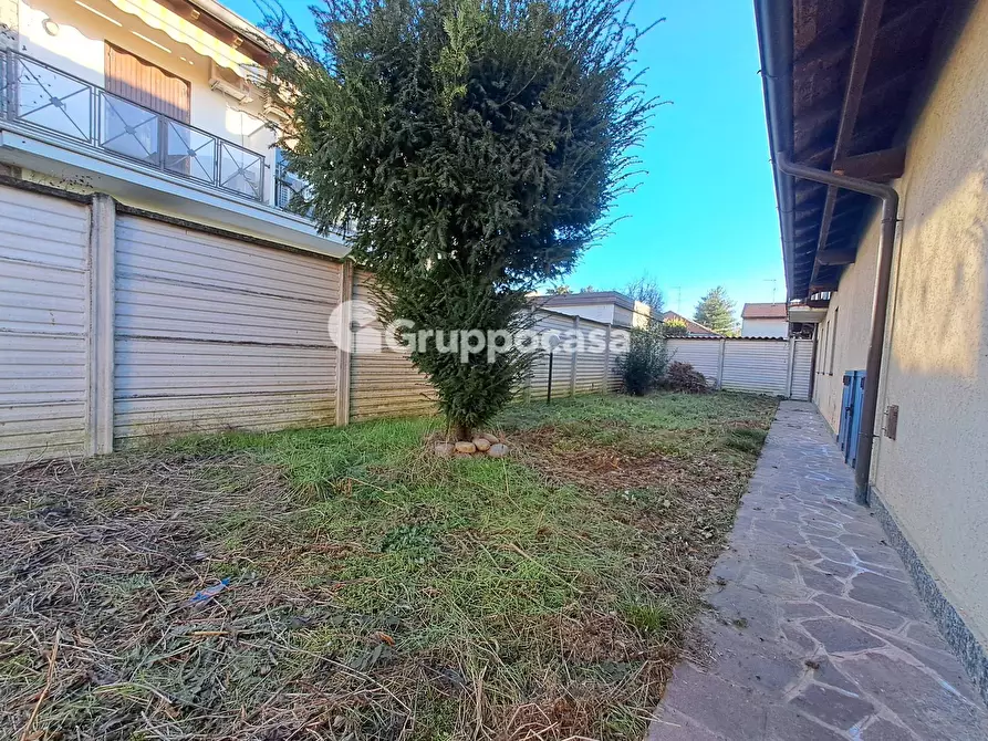 Immagine 26 di Appartamento in vendita  in Via Crispi a Marcallo Con Casone