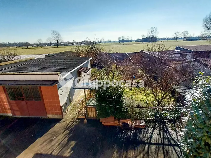 Immagine 6 di Villa in vendita  in Via Giulietti a Magenta