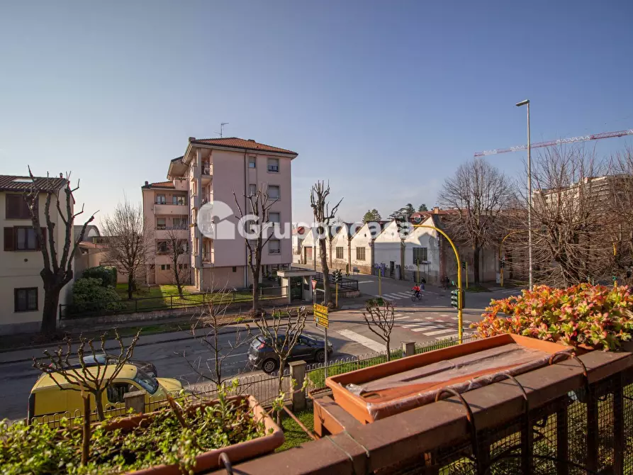 Immagine 5 di Appartamento in vendita  in via Sciesa a Abbiategrasso