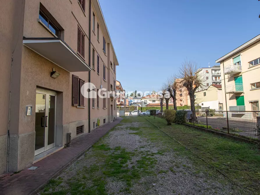 Immagine 28 di Appartamento in vendita  in via Sciesa a Abbiategrasso