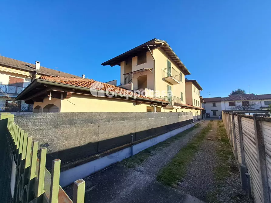 Immagine 23 di Casa bifamiliare in vendita  in Via Crispi a Marcallo Con Casone