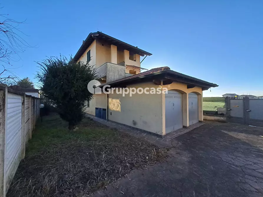 Immagine 27 di Casa bifamiliare in vendita  in Via Crispi a Marcallo Con Casone