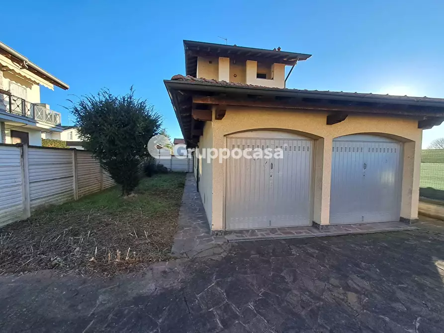 Immagine 28 di Casa bifamiliare in vendita  in Via Crispi a Marcallo Con Casone