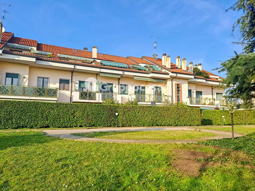 Immagine 19 di Appartamento in vendita  in Via Radice a Magenta