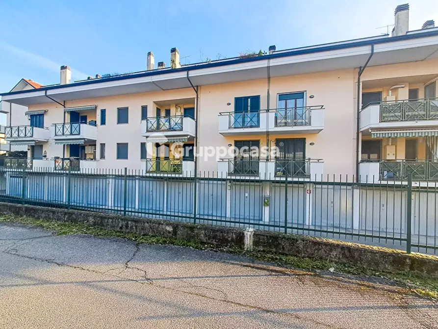 Immagine 22 di Appartamento in vendita  in Via Radice a Magenta