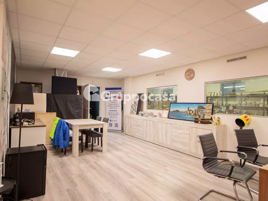 Immagine 21 di Locale commerciale in vendita  in via espinasse a Magenta